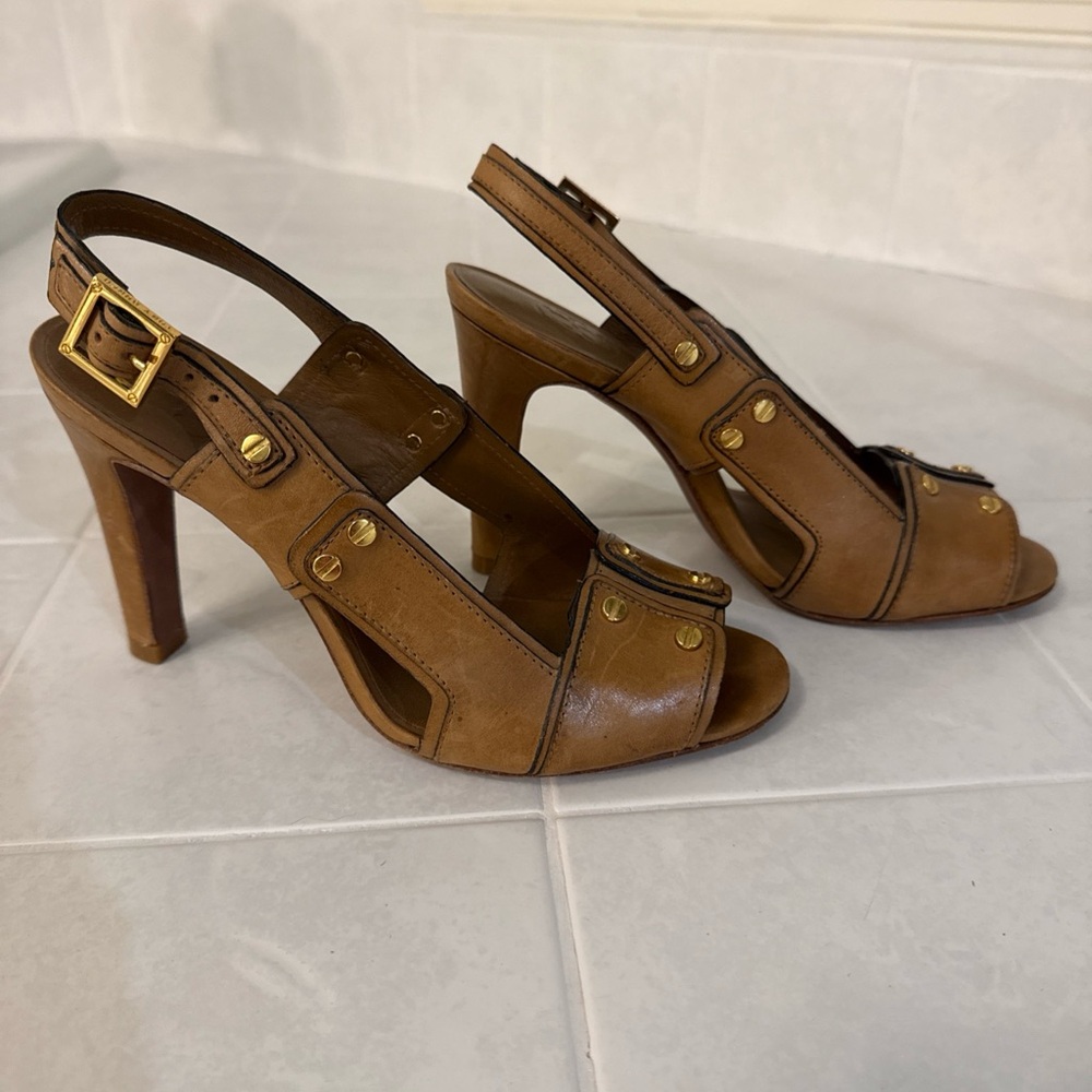 Tory Burch Tan Leather Heels with Gold Accents - Picture 3 of 7